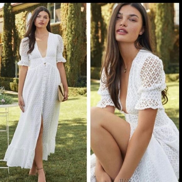 Vici With buttons all down the front and a gorgeous lace overlay - Picture 2 of 9